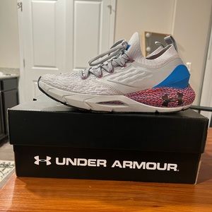 Men’s UA HOVR Phantom 2